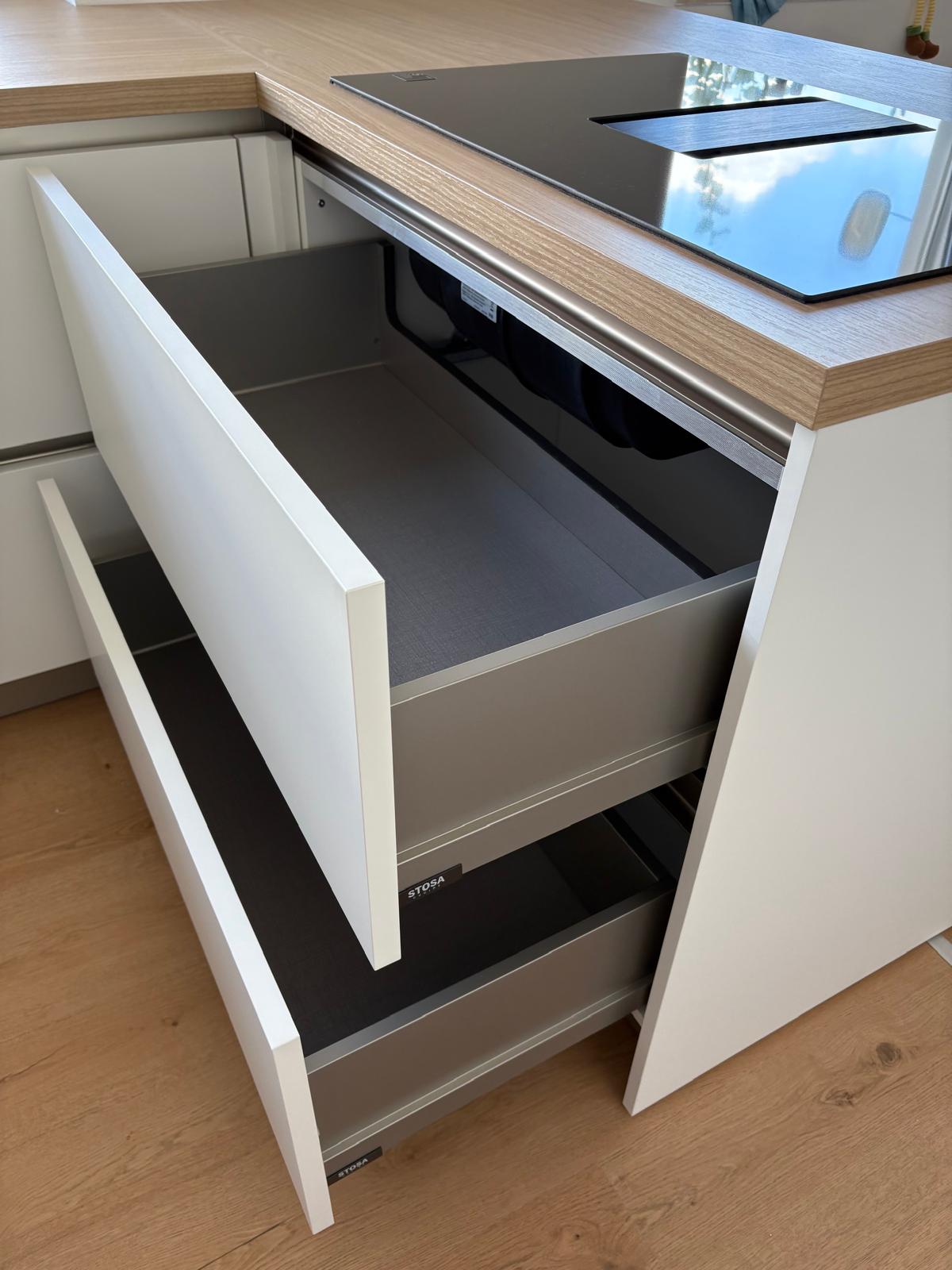 U-Küche mit Theke und Holzoptik – Ansicht 8