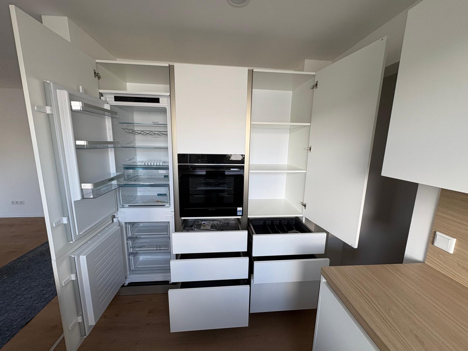 U-Küche mit Theke und Holzoptik – Ansicht 5